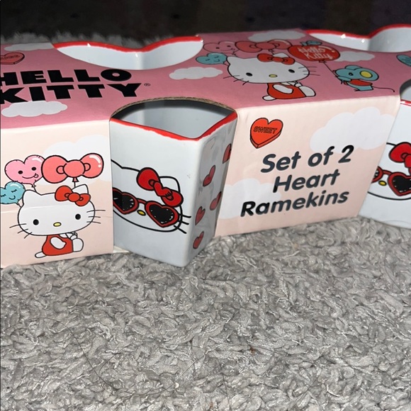 Hello Kitty Heart Ramekins Set - Picture 2 of 2
